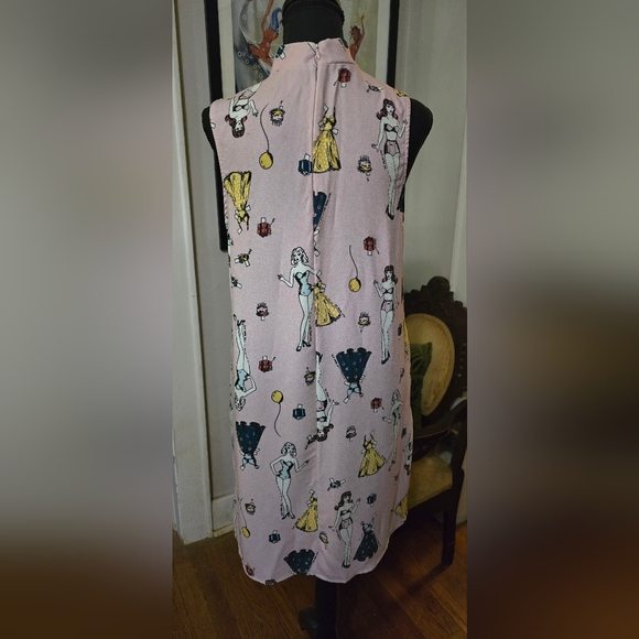 SMAK PARLOUR PAPERDOLL PATTERN SZ L DRESS. *BELT NOT INCLUDED* - Picture 6 of 8